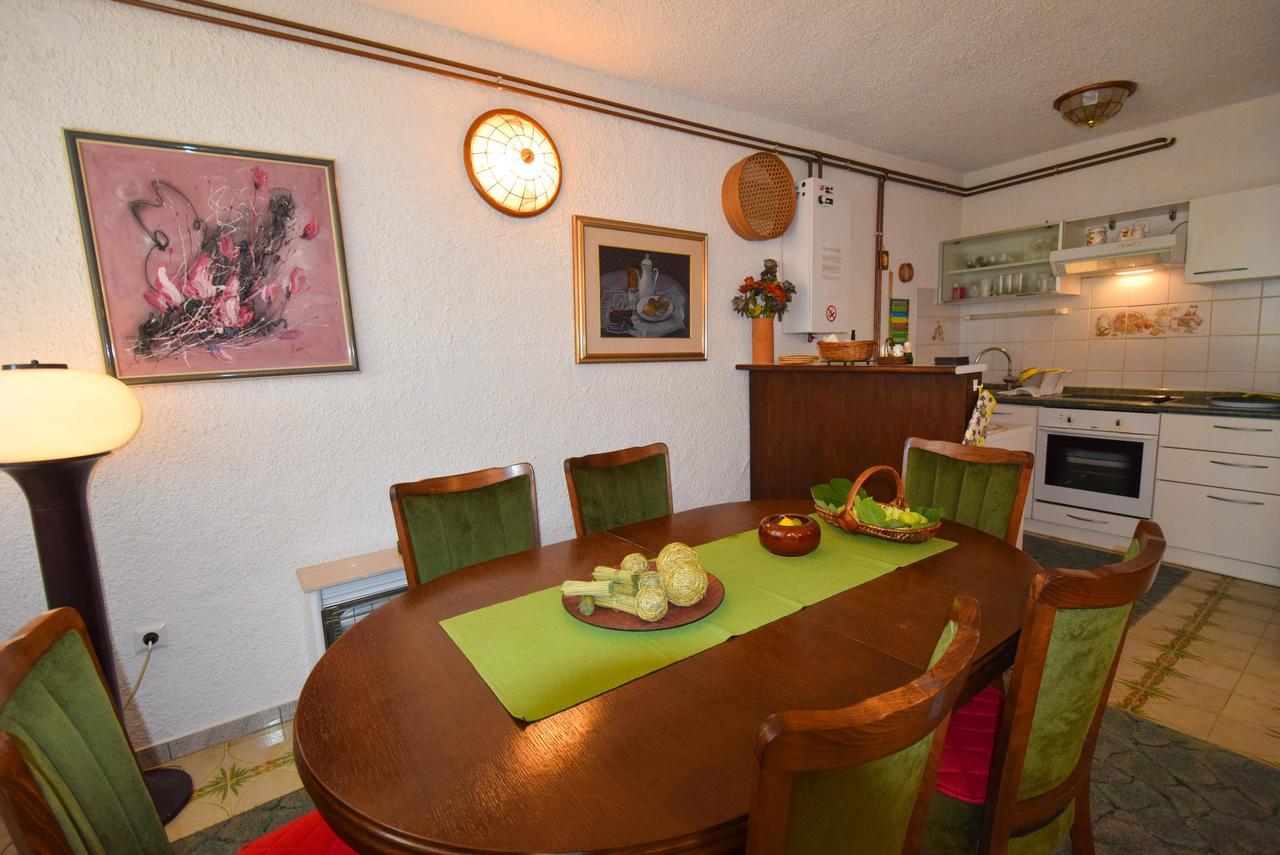 Apartment Petrlin Malinska Eksteriør bilde