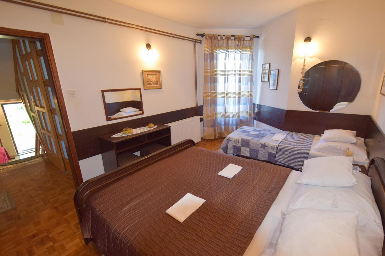 Apartment Petrlin Malinska Eksteriør bilde